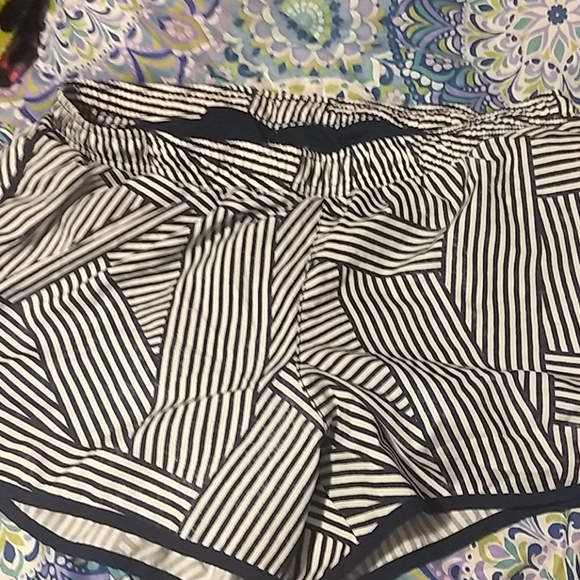 OLD NAVY RUNNING SHORTS - Picture 1 of 2